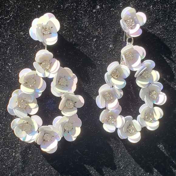 Floral Earring bundle - Picture 2 of 10